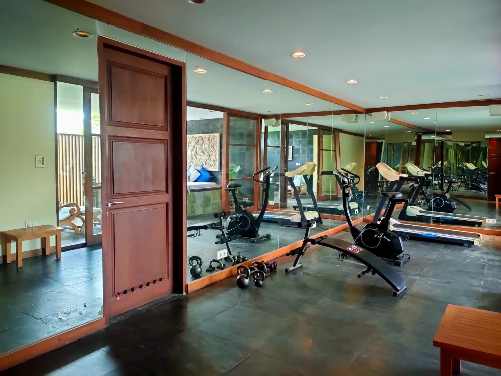 The Longhouse - 6 Bed Luxury in Jimbaran Bay, 6-bed villa for rent in Uluwatu – photo 9 of 15
