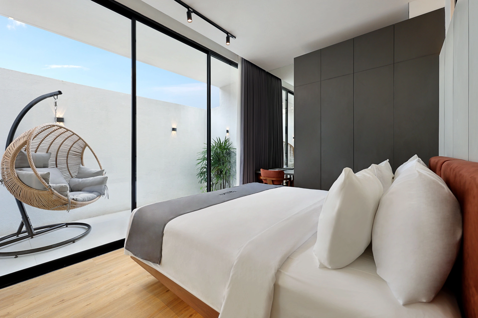 Modern Oasis II Villa Canggu 2BR / 1min to Body Factory / Workspace area, 2-bed villa for rent in Canggu – photo 7 of 15