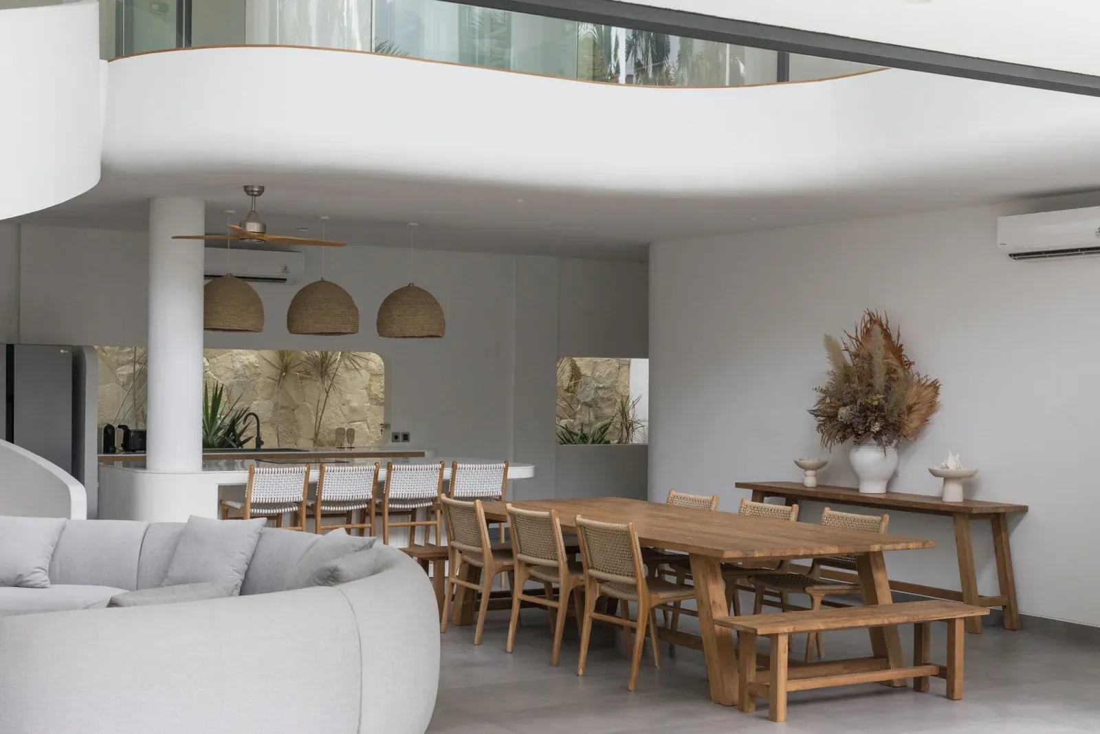 4 Bedroom Luxury Villa in Berawa, 4-bed villa for rent in Canggu – photo 3 of 15