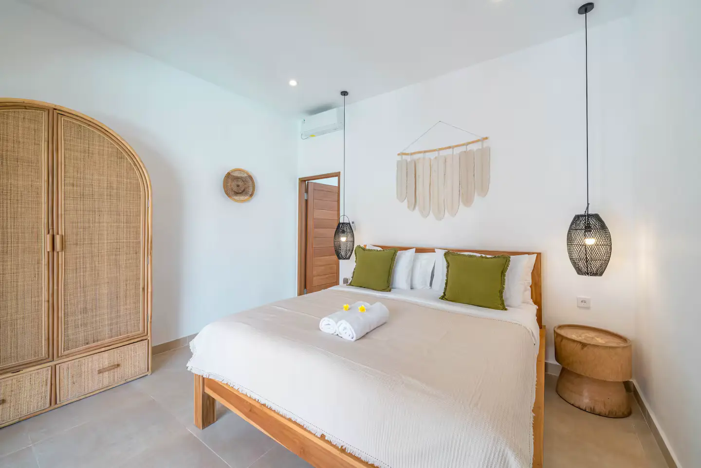 Balinese Modern Style Villa for Monthly Rent , Pererenan, 3-bed villa for rent in Pererenan – photo 7 of 15