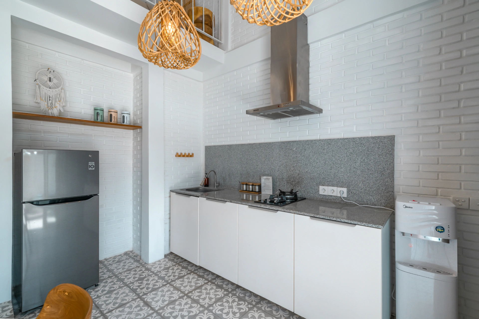 White Loft Canggu: 1BR Central Oasis in Canggu, 1-bed villa for rent in Canggu – photo 11 of 15