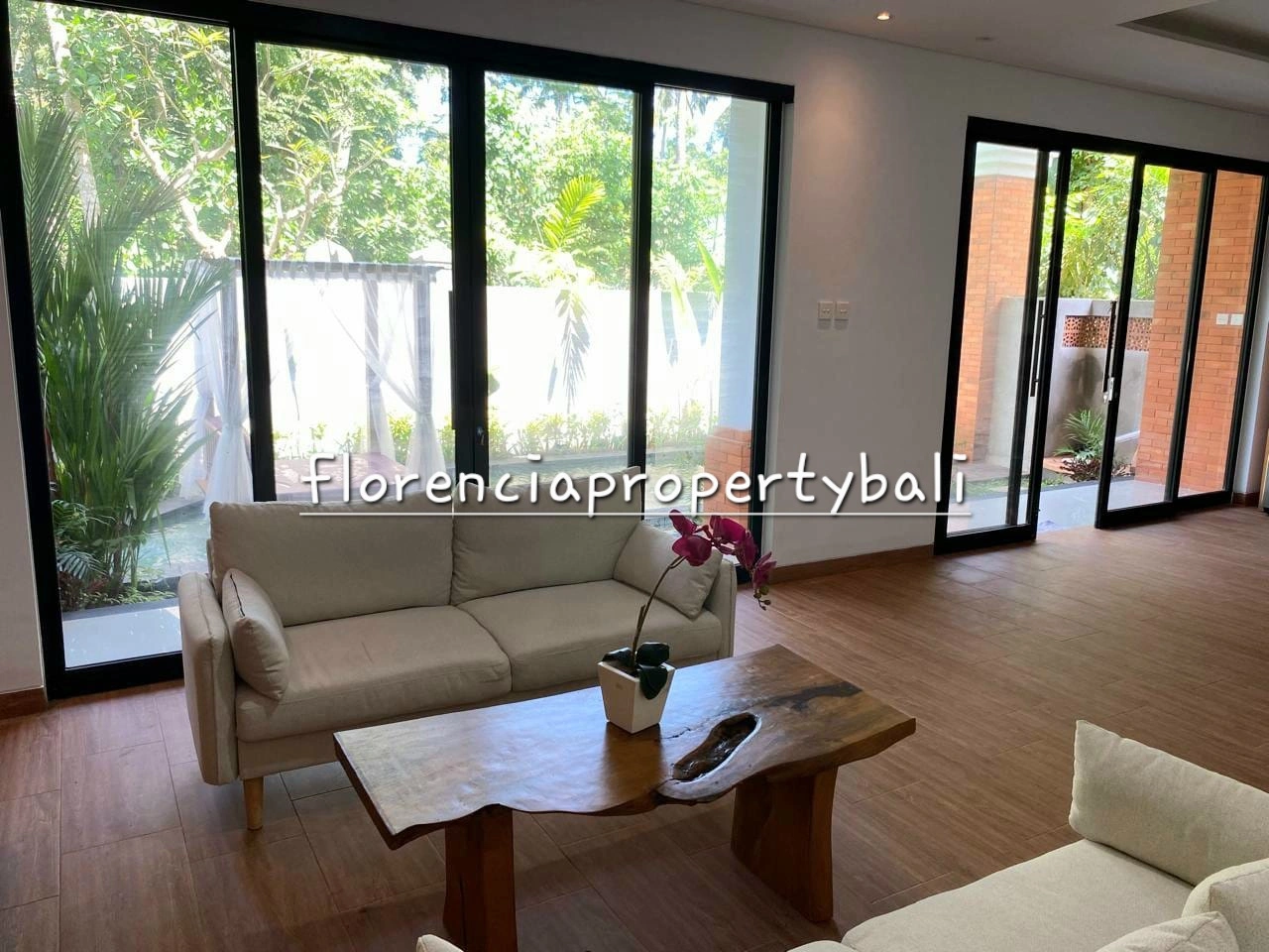 Ubud Villa | Modern Tropical 2 Bedrooms for Monthly Yearly Rental, 2-bed villa for rent in Ubud – photo 10 of 15