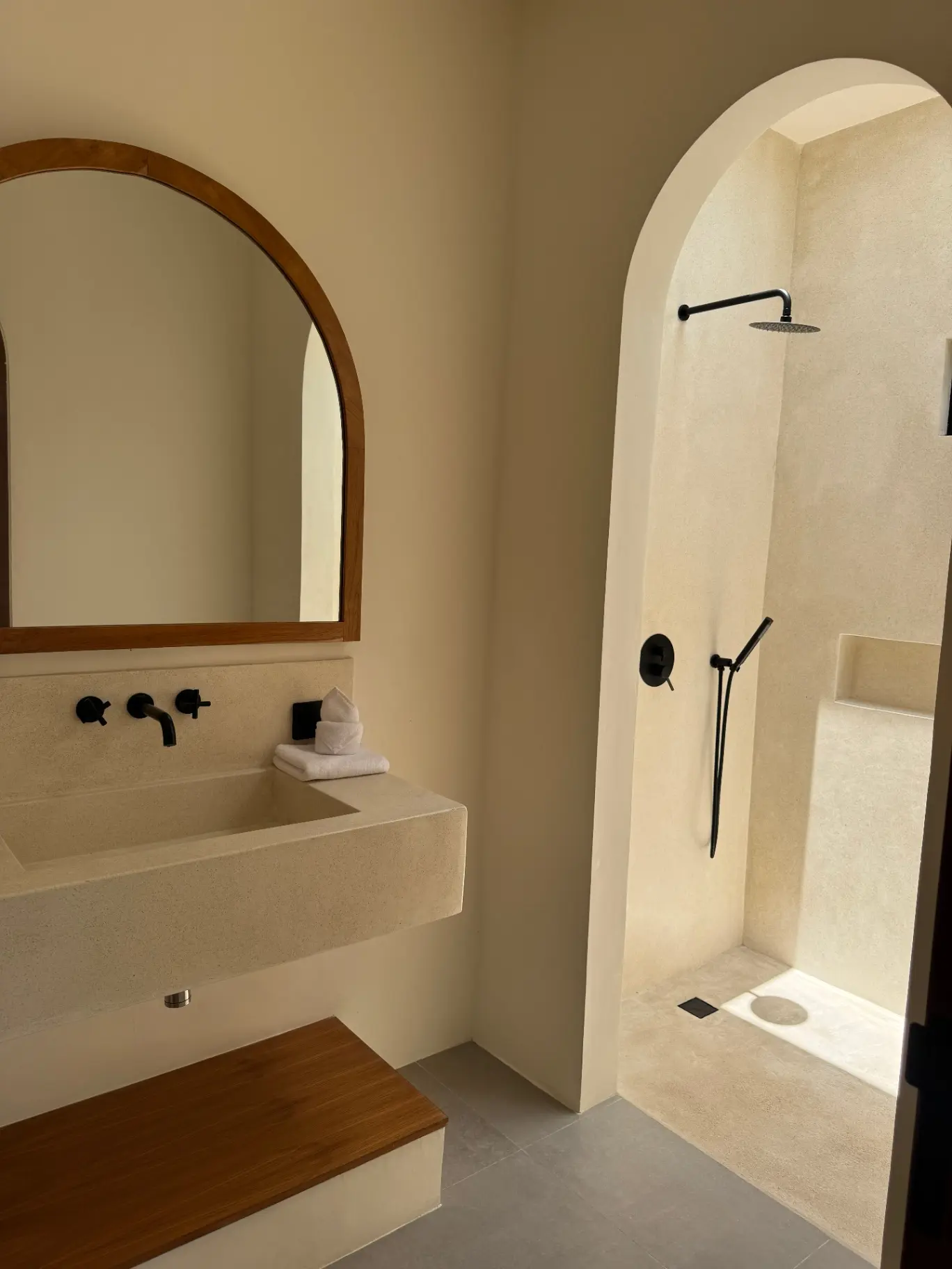 Large 2 Bedroom Mediterranean Elegance Villa in Pererenan, 2-bed villa for rent in Canggu – photo 9 of 15