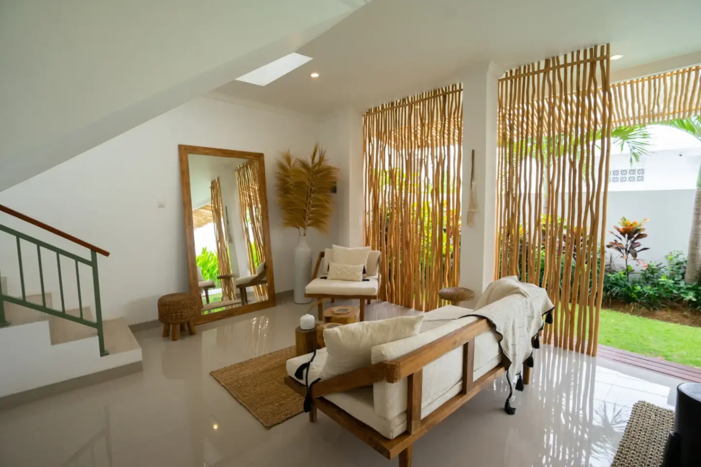 3 Bedroom Villa Monthly Rent in Kerobokan, 3-bed villa for rent in North Bali – photo 2 of 15