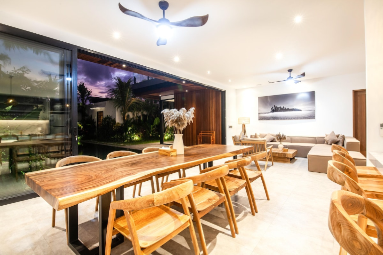 Villa Noma 4BR Pet Friendly Luxury Villa 2 Mins Walk To Lima Beach, 4-bed villa for rent in Pererenan – photo 13 of 15