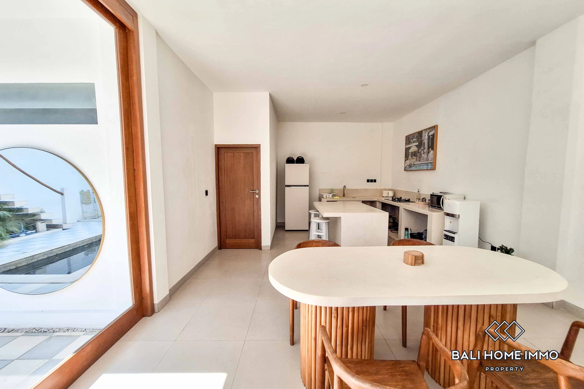 1 Bedroom Villa with Rooftop in Tumbak Bayuh Bali, 1-bed villa for rent in Pererenan – photo 5 of 11