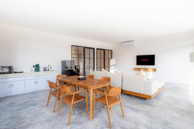 MONTHLY- PADANG LINJONG - ( Yearly rent possible ) Brand New Modern Luxury 3BR, 3-bed villa for rent in Canggu – photo 2 of 6