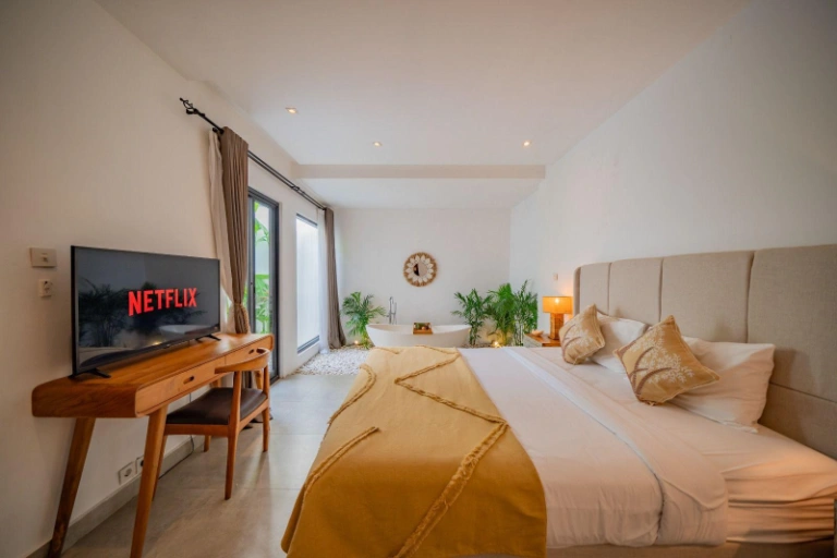 Exclusive Tropical Garden Villa for Rent in Berawa, 3-bed villa for rent in Canggu – photo 6 of 15