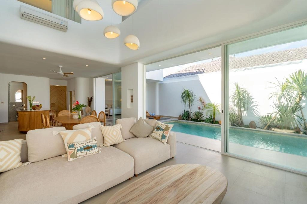 4BR Luxury Villa in Canggu, 4-bed villa for rent in Canggu – photo 11 of 15