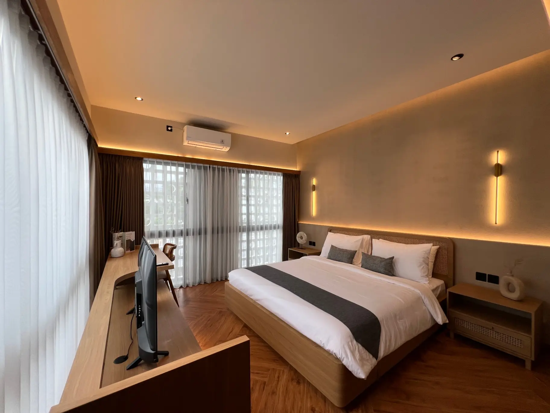 Refined 3BR Villa w/ Jacuzzi and Sunset Views, 3-bed villa for rent in Canggu – photo 11 of 13