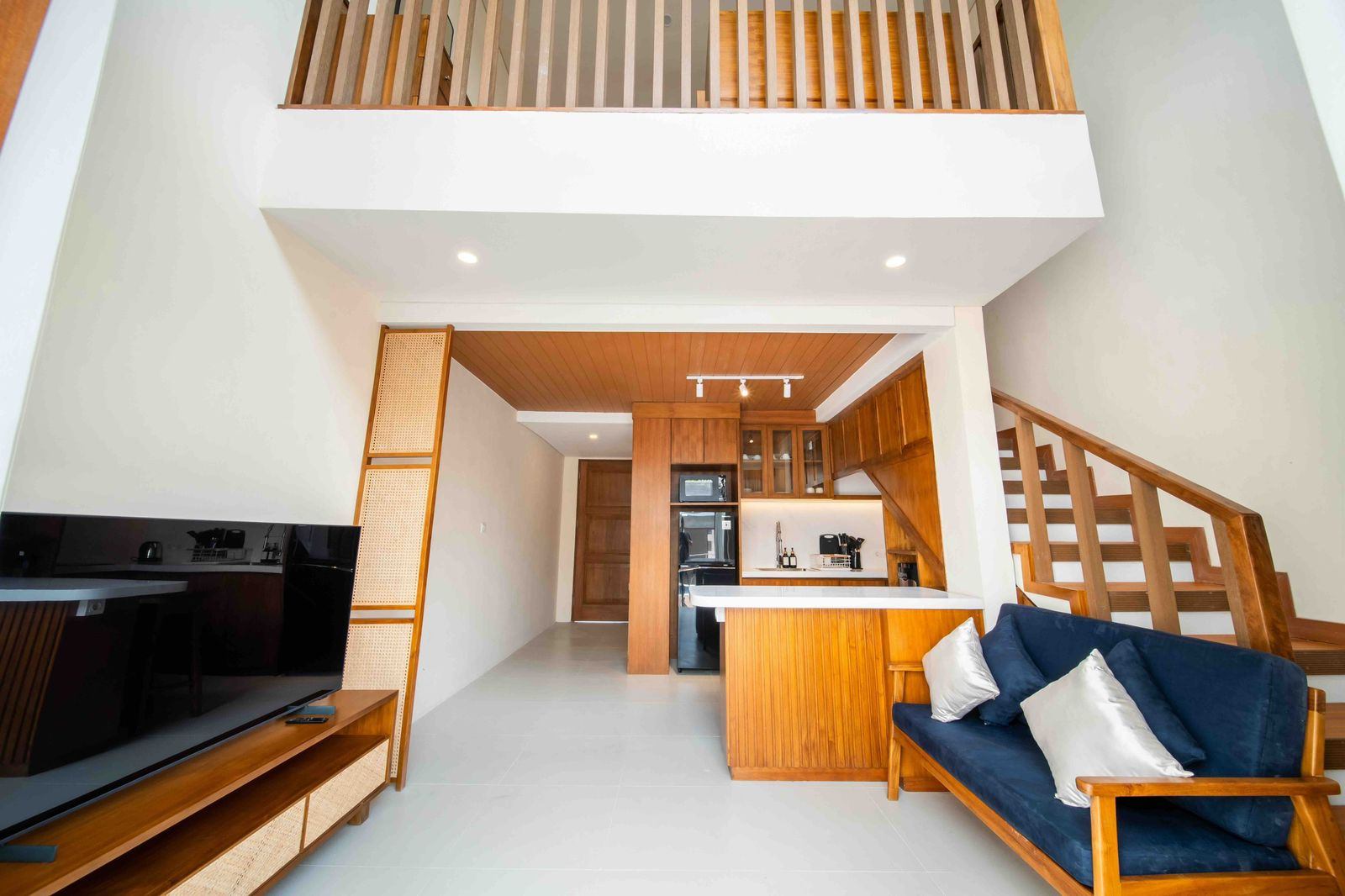 1-Bedroom Villa (Mezzanine) – Tumbak Bayuh, Canggu, 1-bed villa for rent in Pererenan – photo 5 of 7