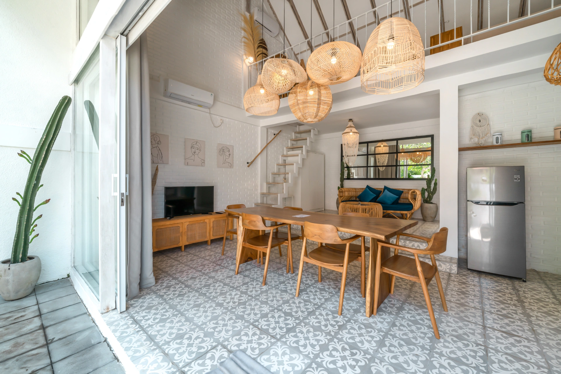 White Loft Canggu: 1BR Central Oasis in Canggu, 1-bed villa for rent in Canggu – photo 8 of 15