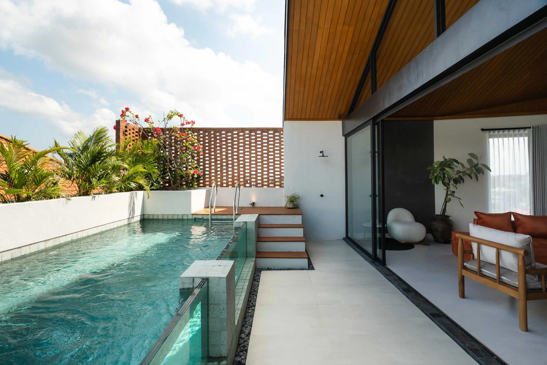 Makia Penthouse : Modern Luxury 1BD Loft Canggu, 1-bed villa for rent in Canggu – photo 9 of 15