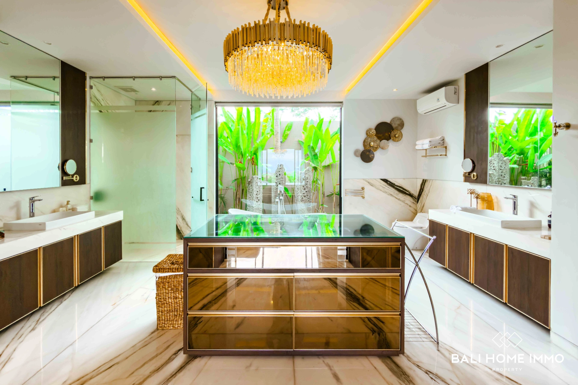 Luxurious Ocean View 6 Bedrooms Villa for Rental in Bali Ungasan, 6-bed villa for rent in Uluwatu – photo 12 of 15