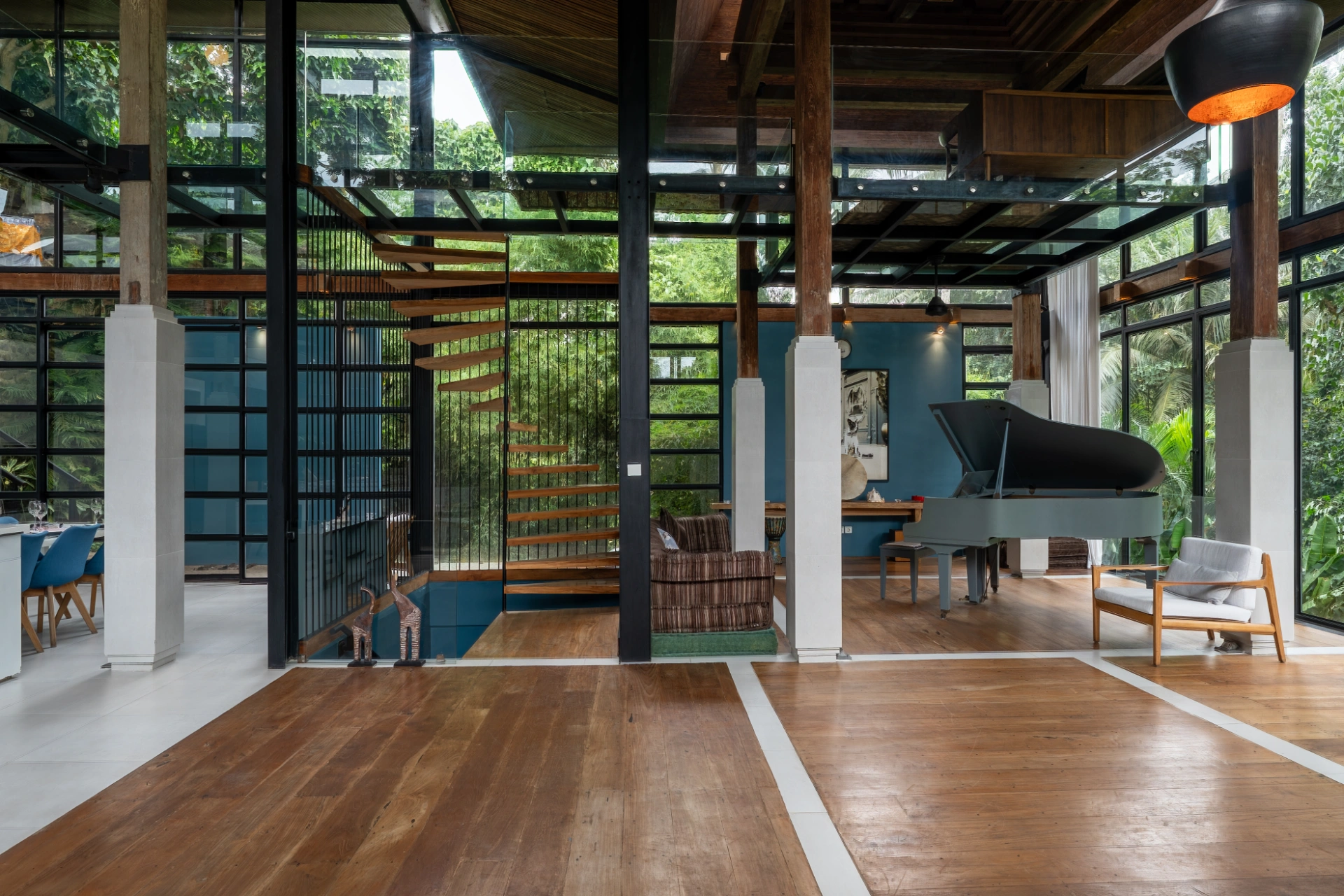Belvedere Castle of Glass - 4BR Luxury Villa in Ubud, 4-bed villa for rent in Ubud – photo 12 of 15
