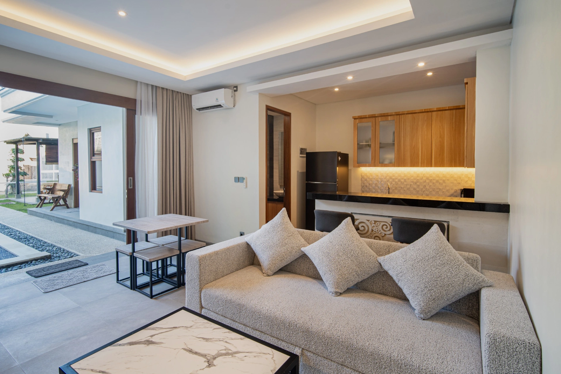 4 bedroom villa in sanur with large pool, 4-bed villa for rent in Sanur – photo 15 of 15