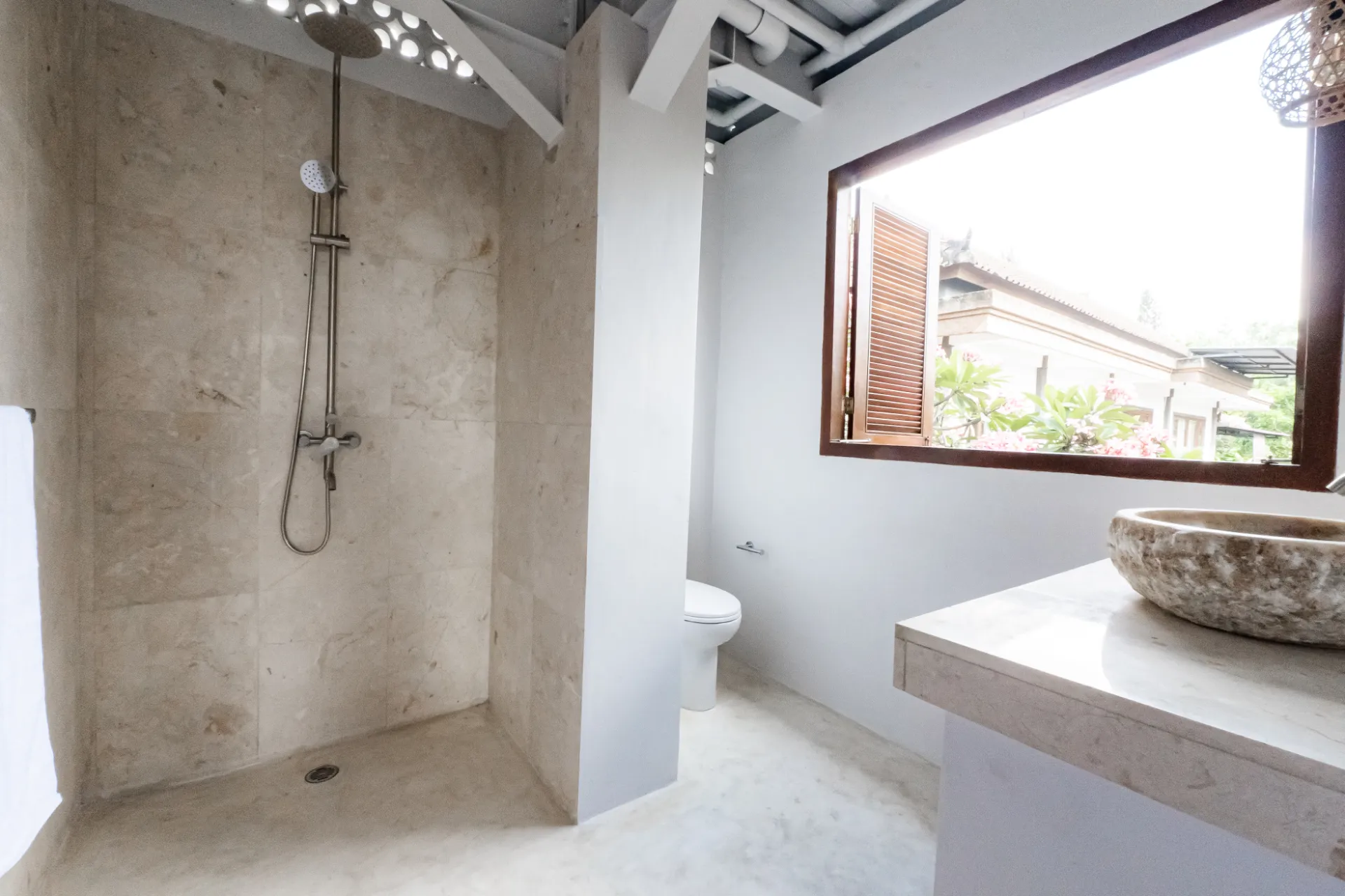 Mediterranean 1BR Apartment w/ Sunset Views and Pool Access, 1-bed villa for rent in Ubud – photo 6 of 15