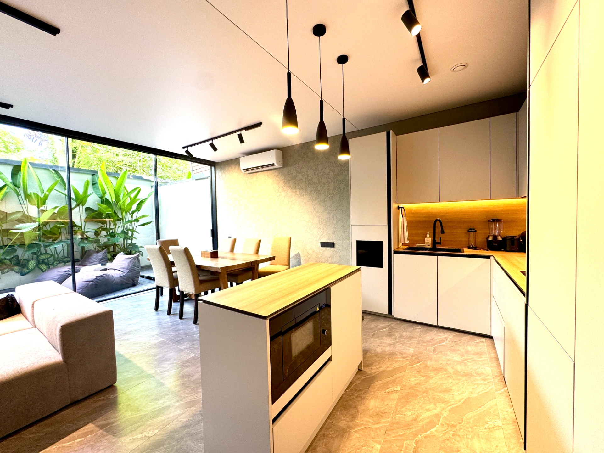 Loft Boutique - Contemporary 2-Bedroom Villa in Umalas, 2-bed villa for rent in Canggu – photo 4 of 14