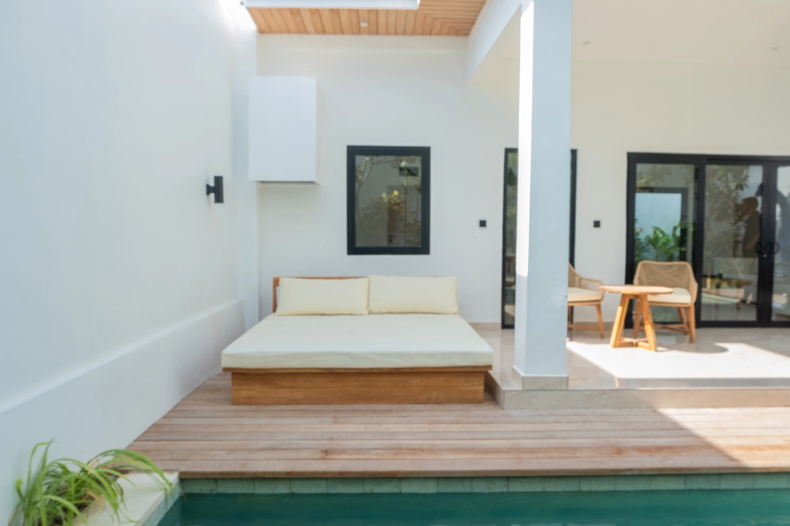 Modern 3-Bedroom Villa for Monthly or Yearly Rental – Kerobokan, Bali, 3-bed villa for rent in Canggu – photo 9 of 15