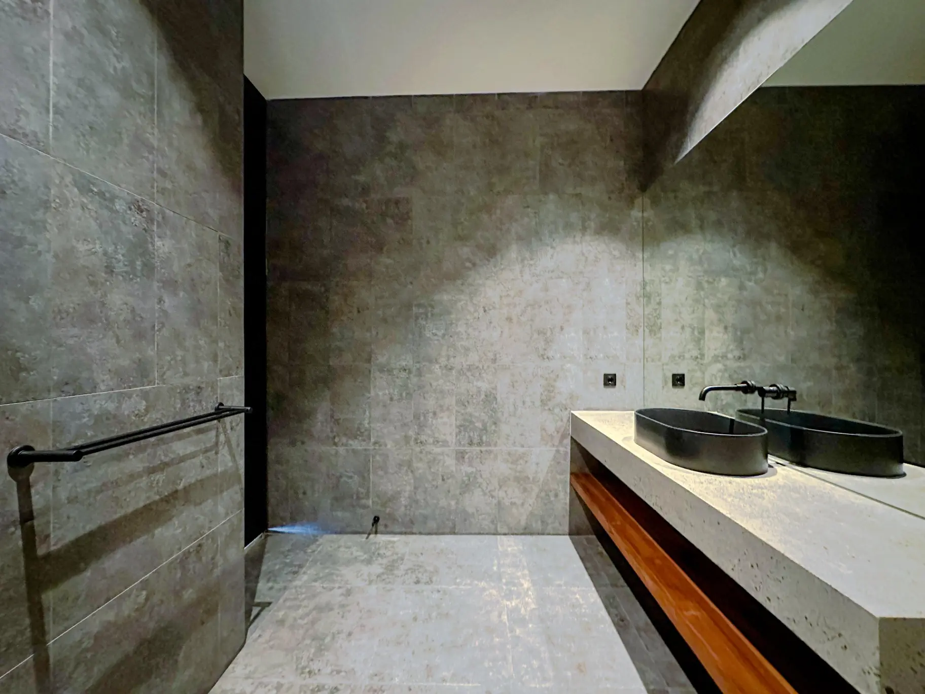 Brand New 2 Bedroom Stylish Contemporary Villa in Semer – Umalas, 2-bed villa for rent in Canggu – photo 7 of 15