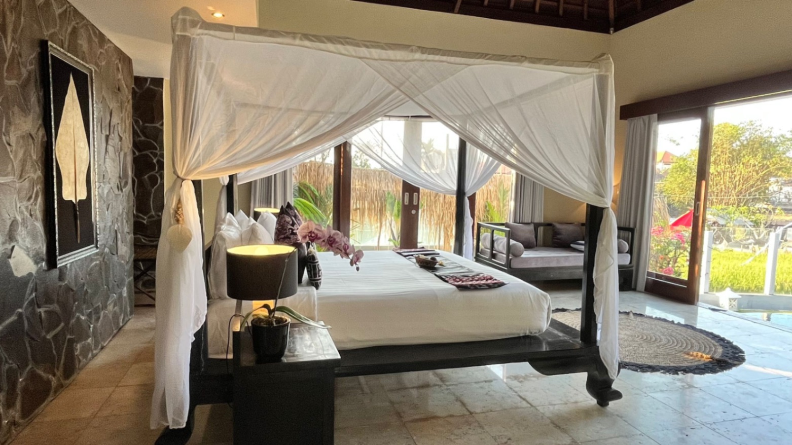 4 Bedroom Ricefield View in Kayu Tulang, 4-bed villa for rent in Canggu – photo 13 of 15