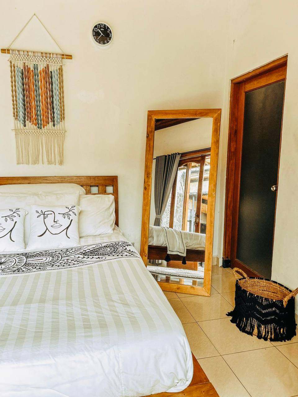 3 Bedroom Villa in Seminyak, 3-bed villa for rent in Seminyak – photo 13 of 14