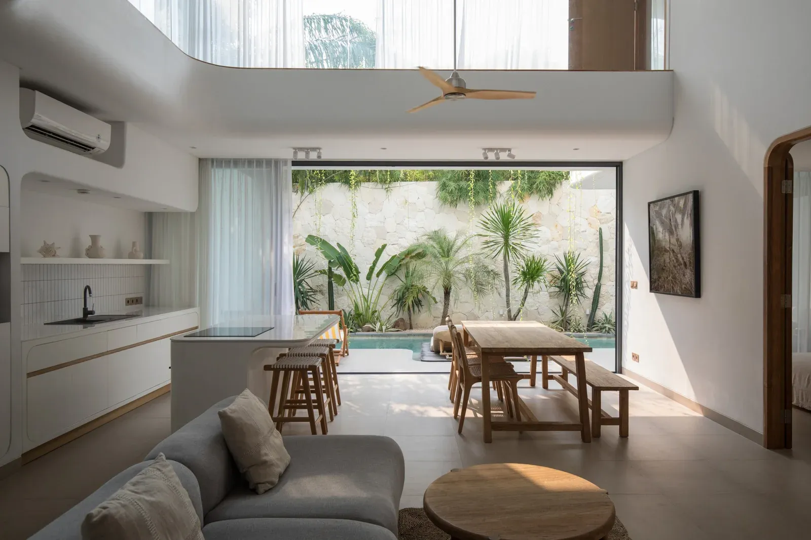 3 Bedroom Luxury Villa in Berawa, 3-bed villa for rent in Canggu – photo 9 of 15