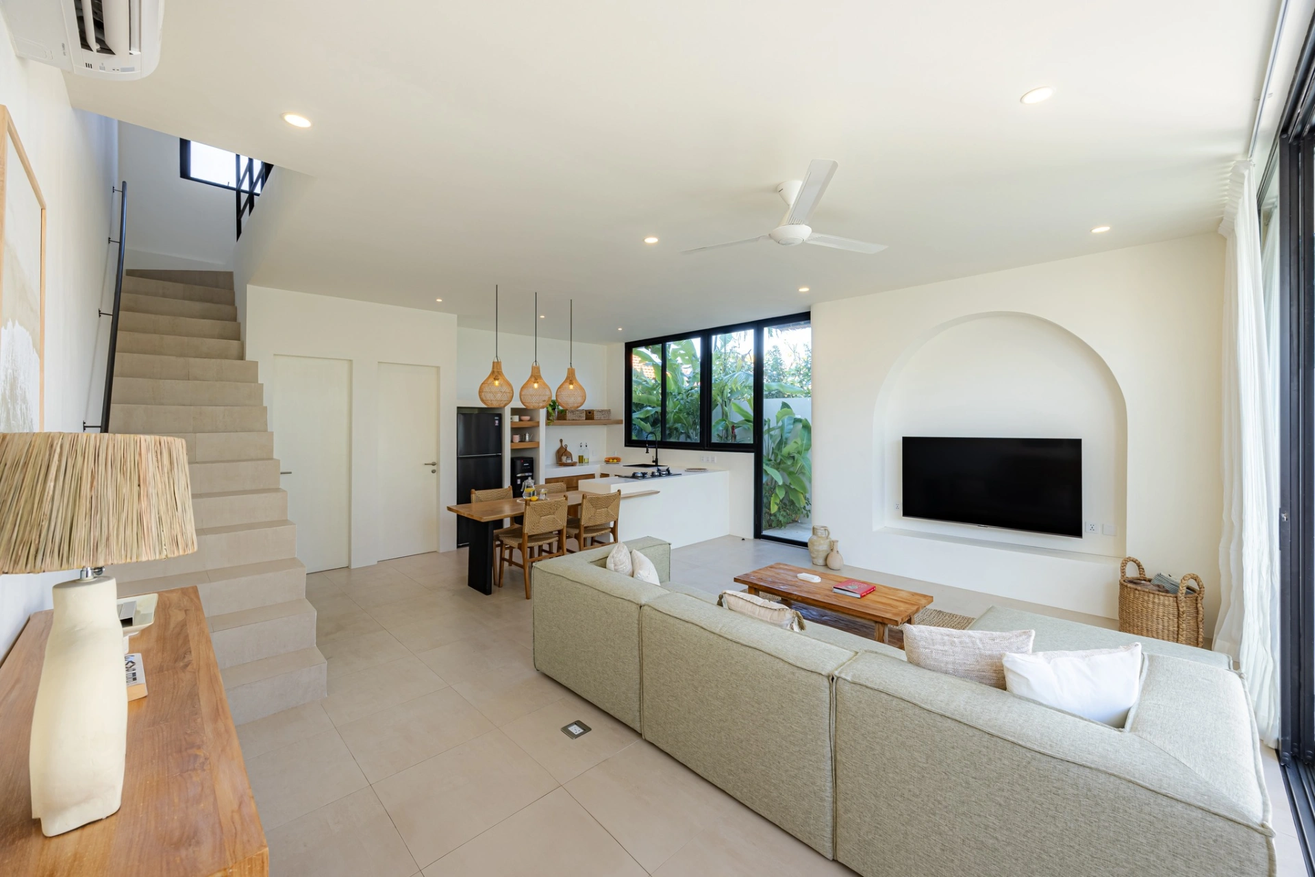3BR Villa in Munggu, 3-bed villa for rent in Seseh – photo 2 of 15