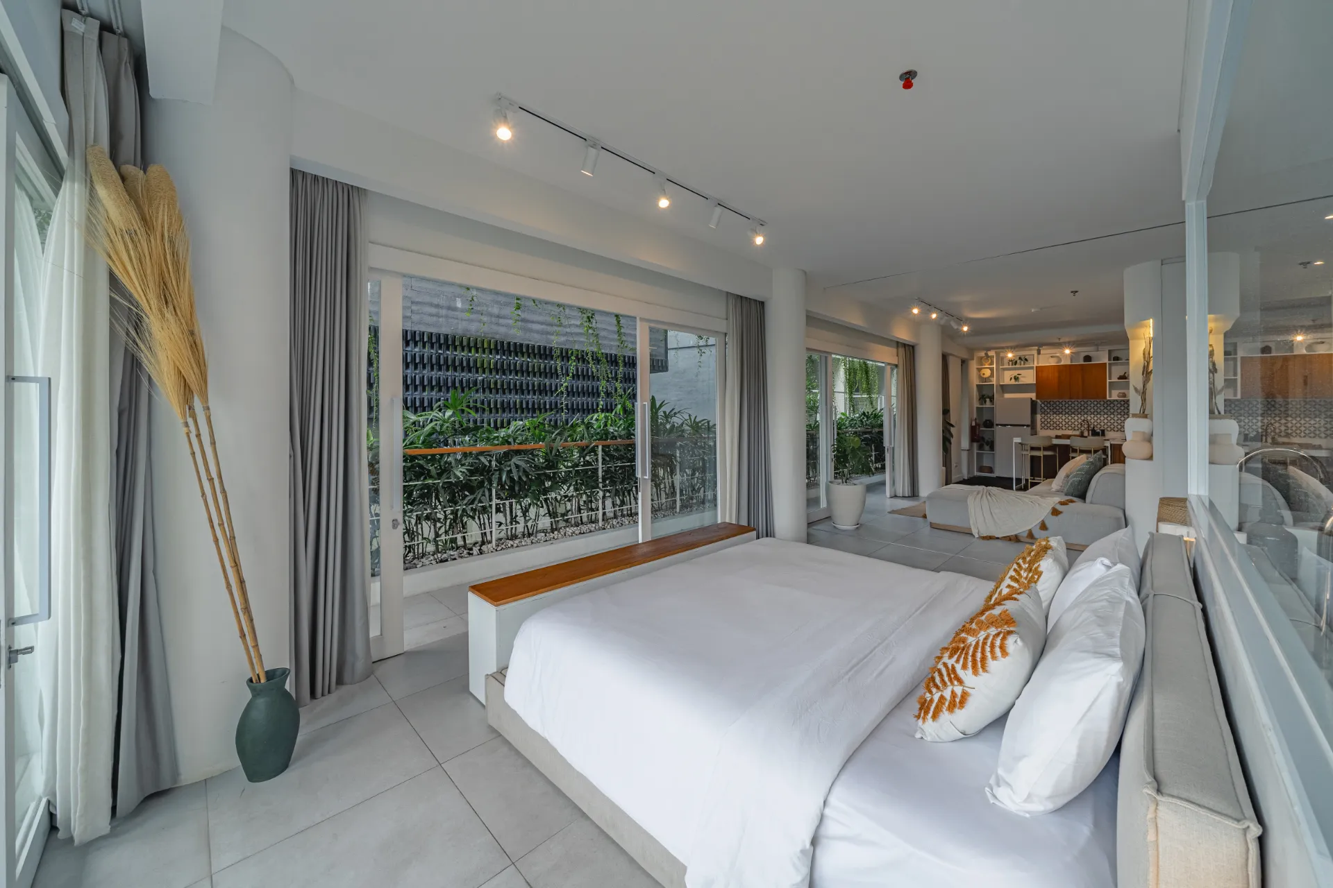 1BR The Cruise - Modern 1-Bedroom Apartment in Canggu!!, 1-bed villa for rent in Canggu – photo 7 of 12