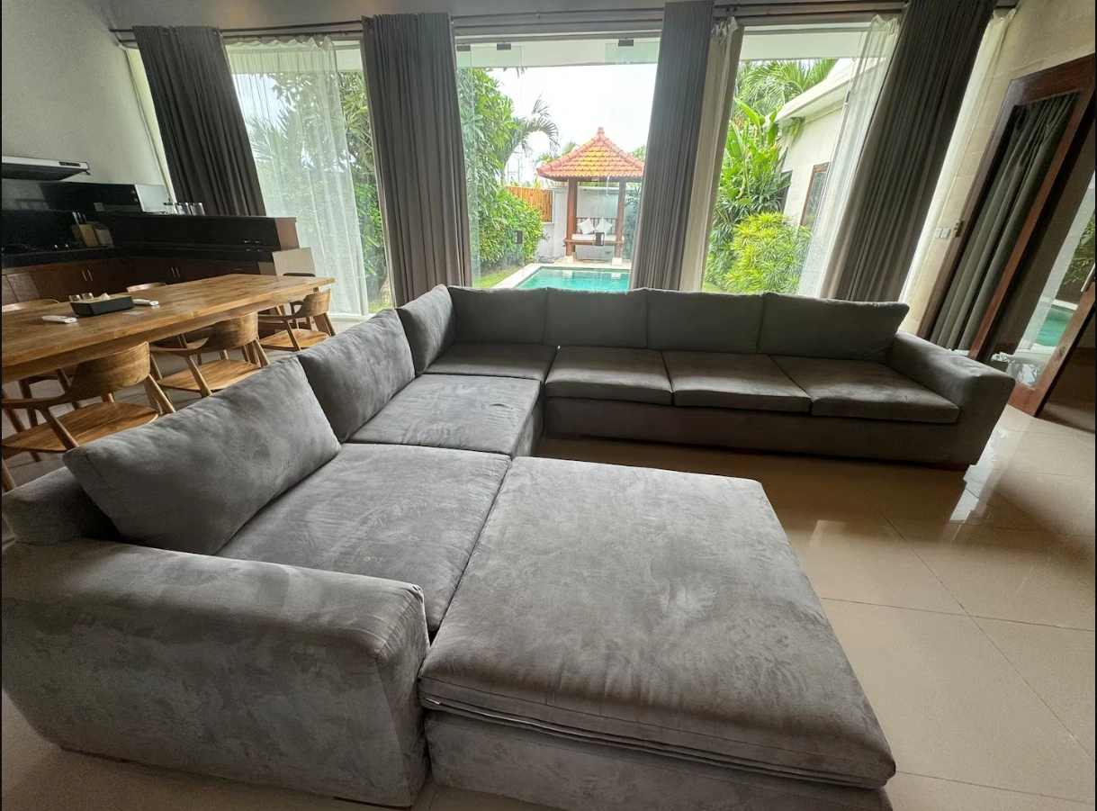 4BR Villa for Rent at Batubolong, Canggu, 4-bed villa for rent in Canggu – photo 8 of 12