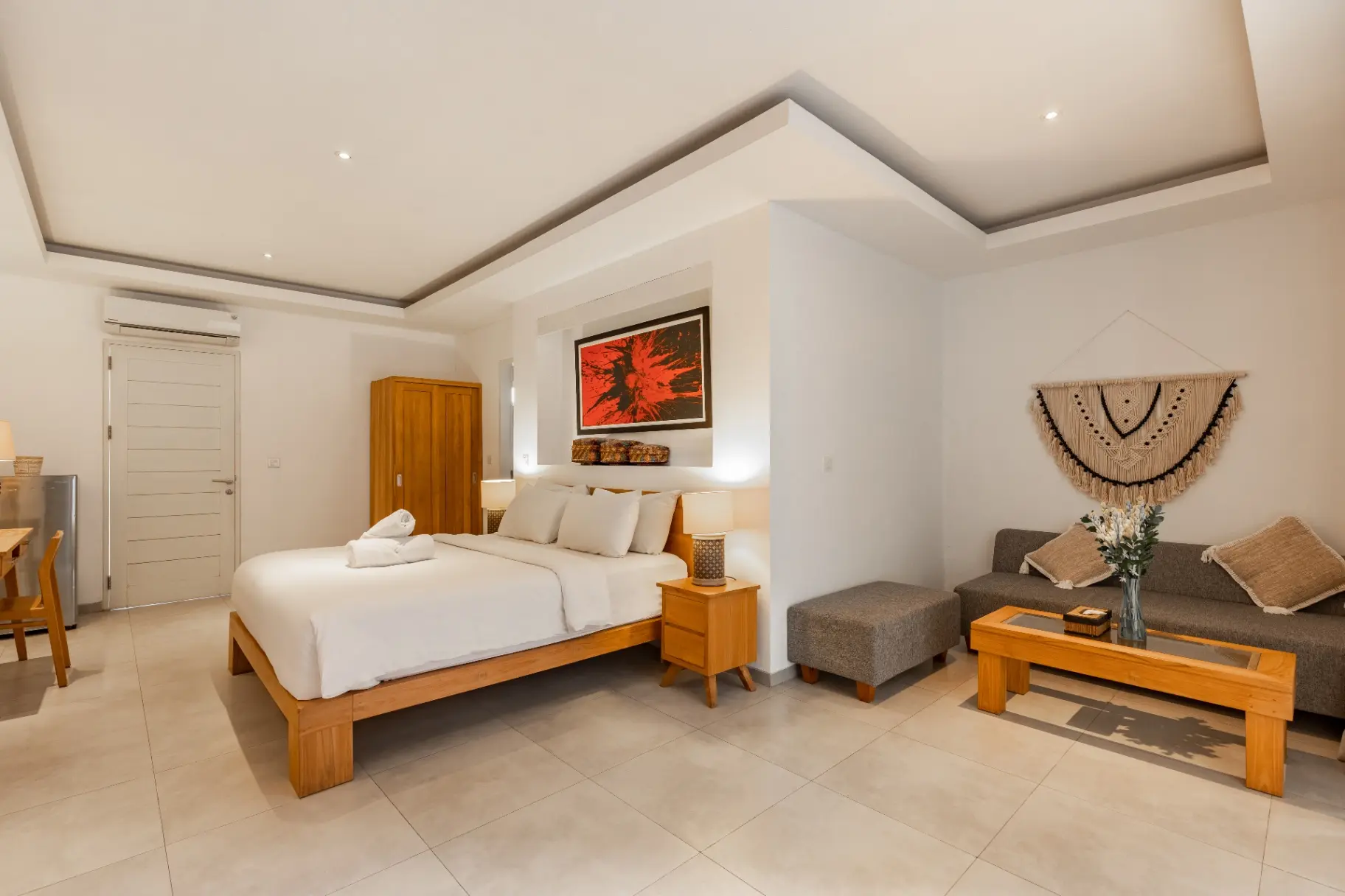 Stylish 1 BD Pvt. Apartment w/ shared kitchen&pool, 1-bed villa for rent in Canggu – photo 4 of 15