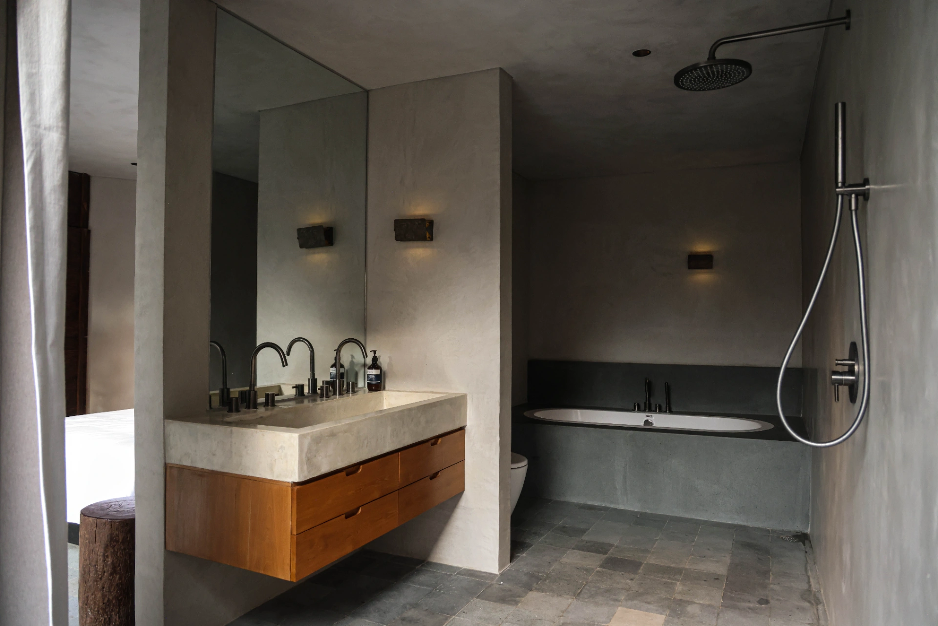 Villa Forma - Luxurious Brand New 2 Bedroom Industrial Villa in Canggu, 2-bed villa for rent in Canggu – photo 6 of 15
