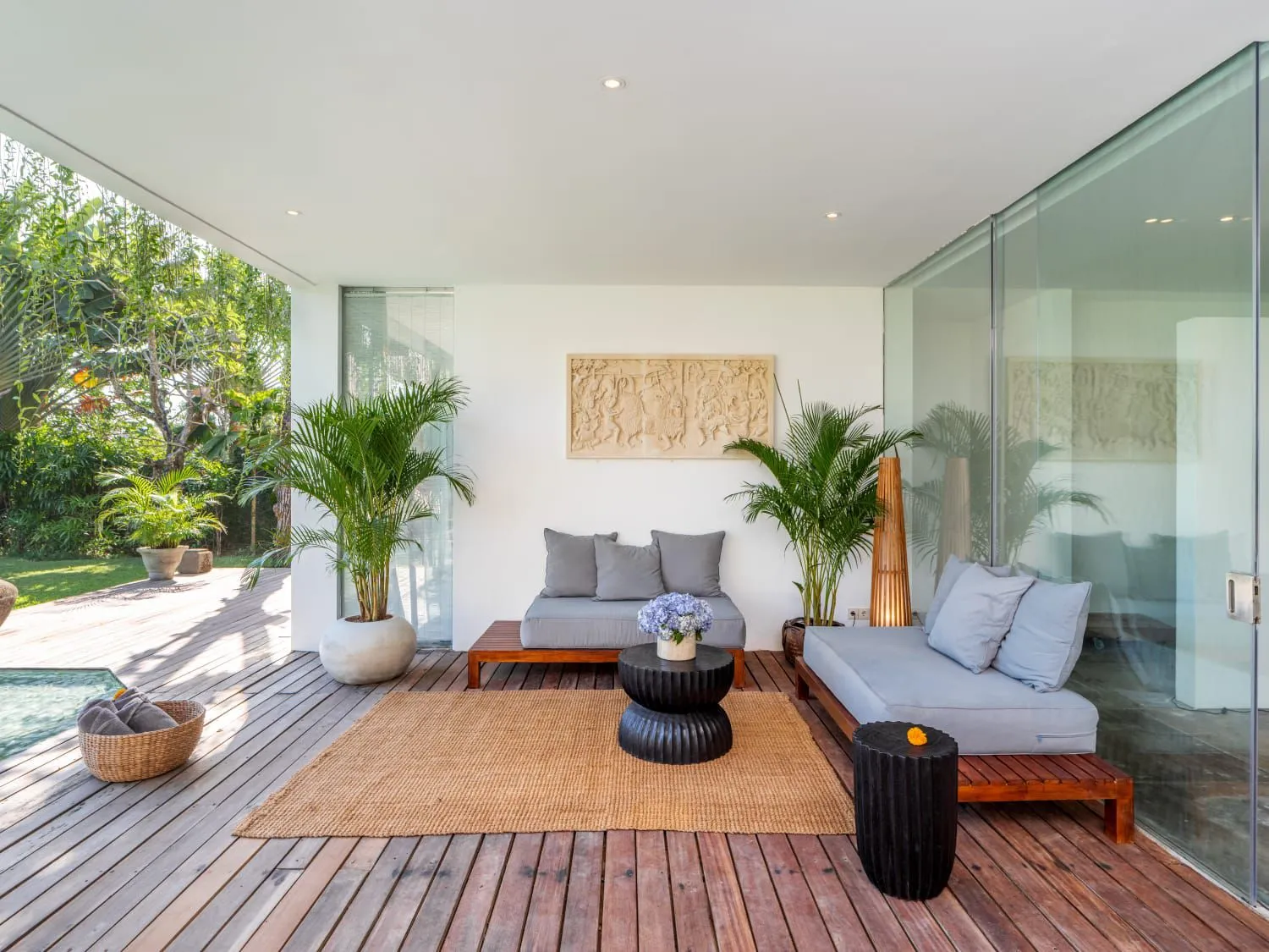 5 Bedrooms Luxury Villa Walking Distance to Echo Beach, 5-bed villa for rent in Canggu – photo 3 of 15