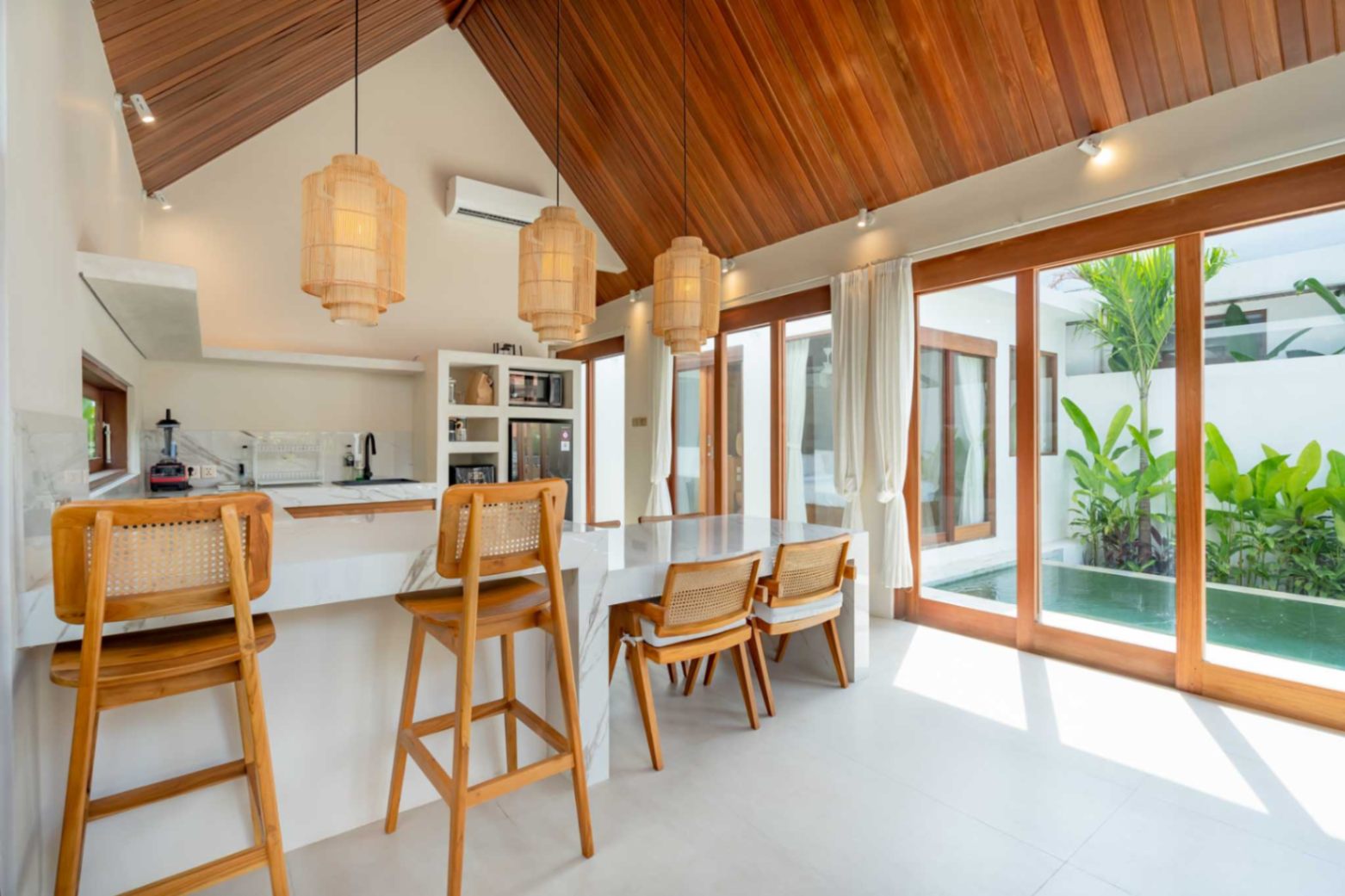 2-Bedroom Villa with Lush Garden & Jacuzzi in Cepaka, 2-bed villa for rent in Tabanan – photo 3 of 15