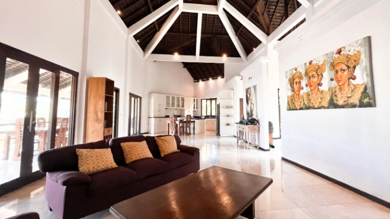 Villa Tumbak Bayuh–5 Bedroom Villa with Expansive Garden & Pool in Tumbak Bayuh, 5-bed villa for rent in Pererenan – photo 13 of 15