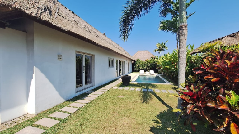 Peaceful Villa Jahe 2BR in Ubud | Among the Rice Fields & Private Swimming Pool, 2-bed villa for rent in Ubud – photo 2 of 15