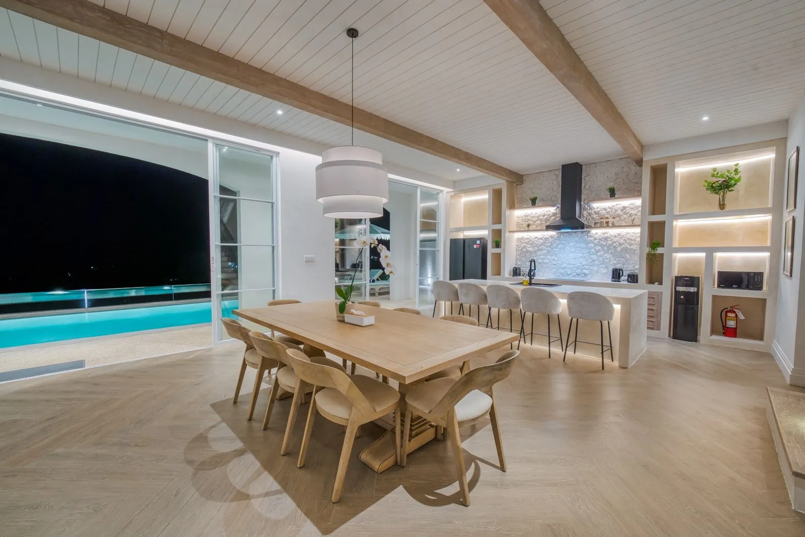 Villa For Rent 4 Bed In Ungasan,South Kuta Bali, 4-bed villa for rent in Uluwatu – photo 4 of 15