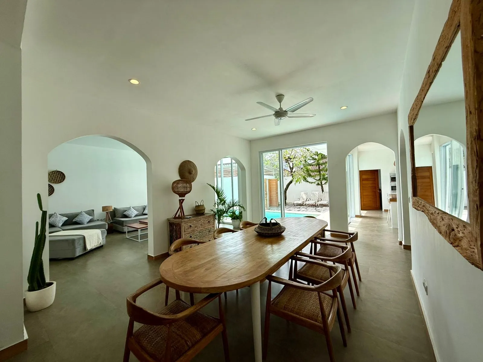 Villa For Rent 5 Bed In Kerobokan,Badung Bali, 5-bed villa for rent in Canggu – photo 5 of 15