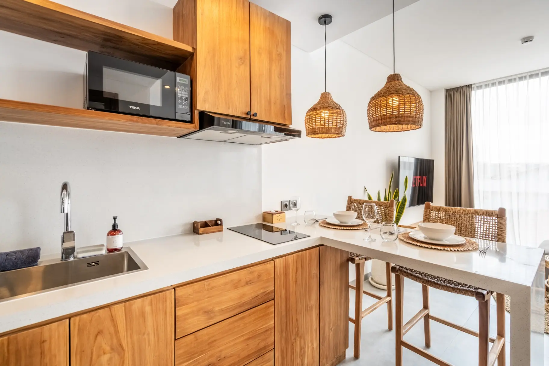 Sunny Muse Studio - Beachside 1BR Canggu | Rooftop Gym, Sauna & Pool, 1-bed villa for rent in Canggu – photo 7 of 15