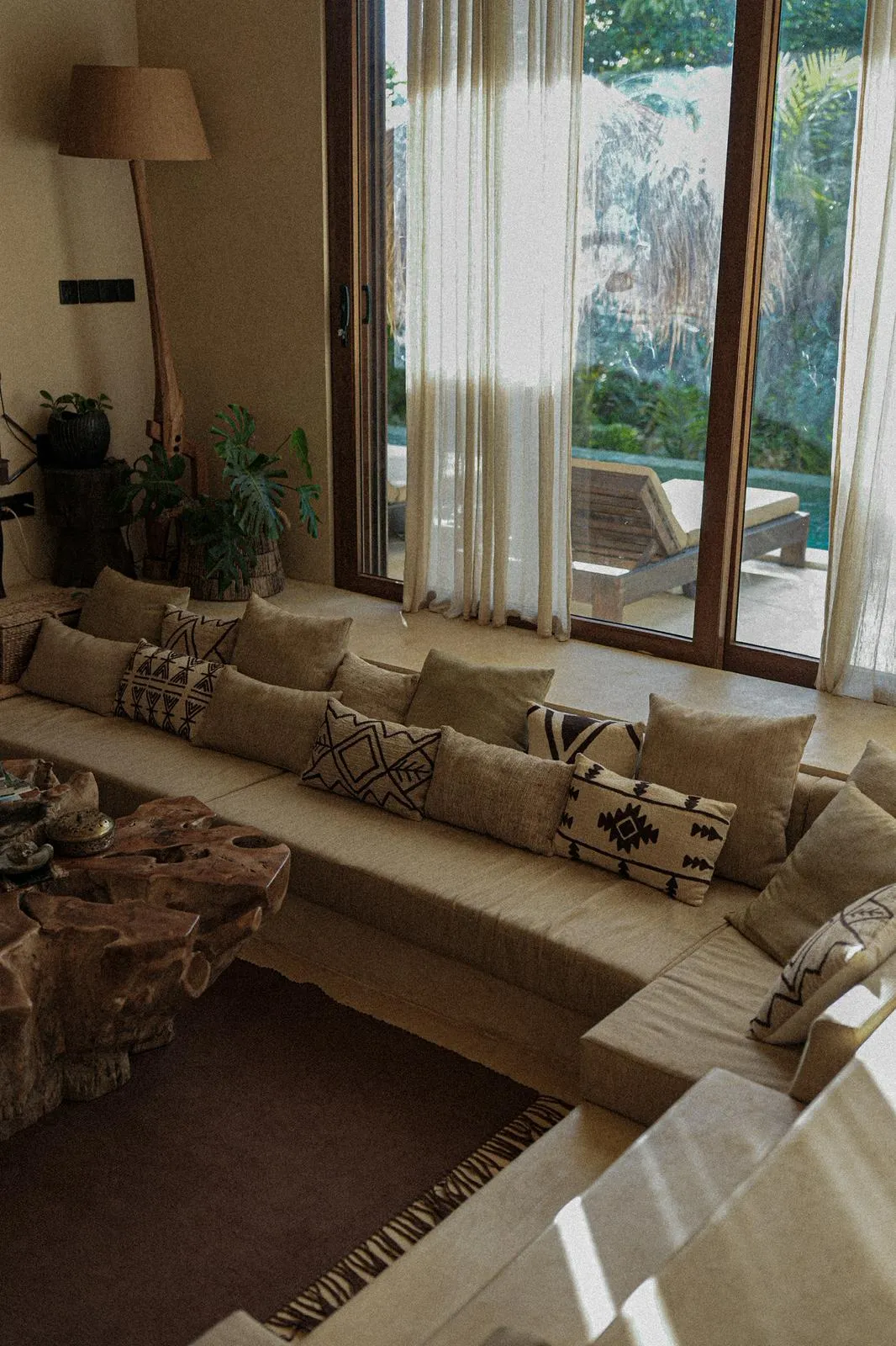 Casa Matahari - Designer 3 Levels Jungle Villa + Ocean View, 2-bed villa for rent in Uluwatu – photo 3 of 15