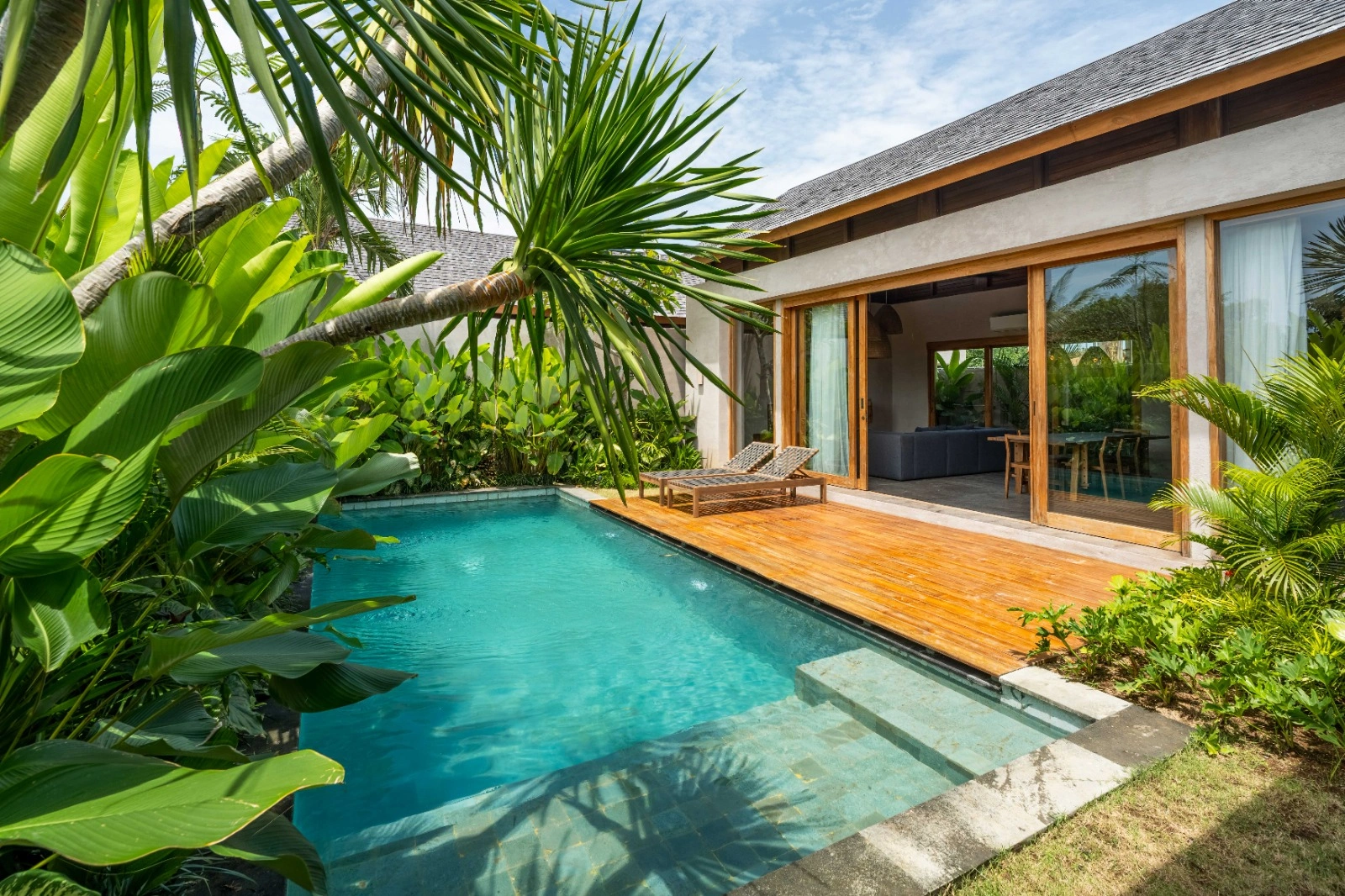 2BR Villa with Coastal Lifestyle Access in Seseh, 2-bed villa for rent in Seseh – photo 2 of 15