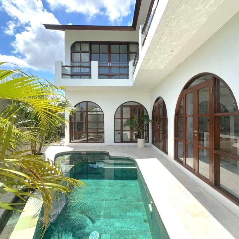 MONTHLY & YEARLY RENT Modern Tropical 2 BR Villa with Rice Field Views – Canggu, 2-bed villa for rent in Canggu – photo 4 of 5