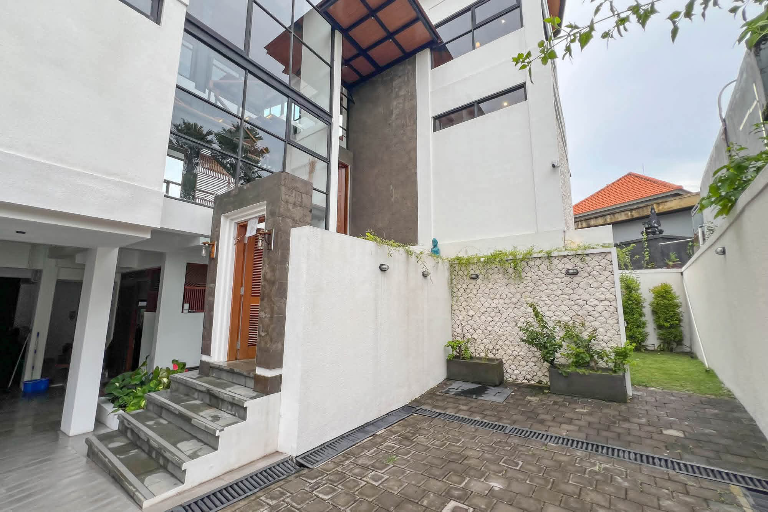 Villa For Rent 4 Bed In Berawa,Badung Bali, 4-bed villa for rent in Canggu – photo 14 of 15
