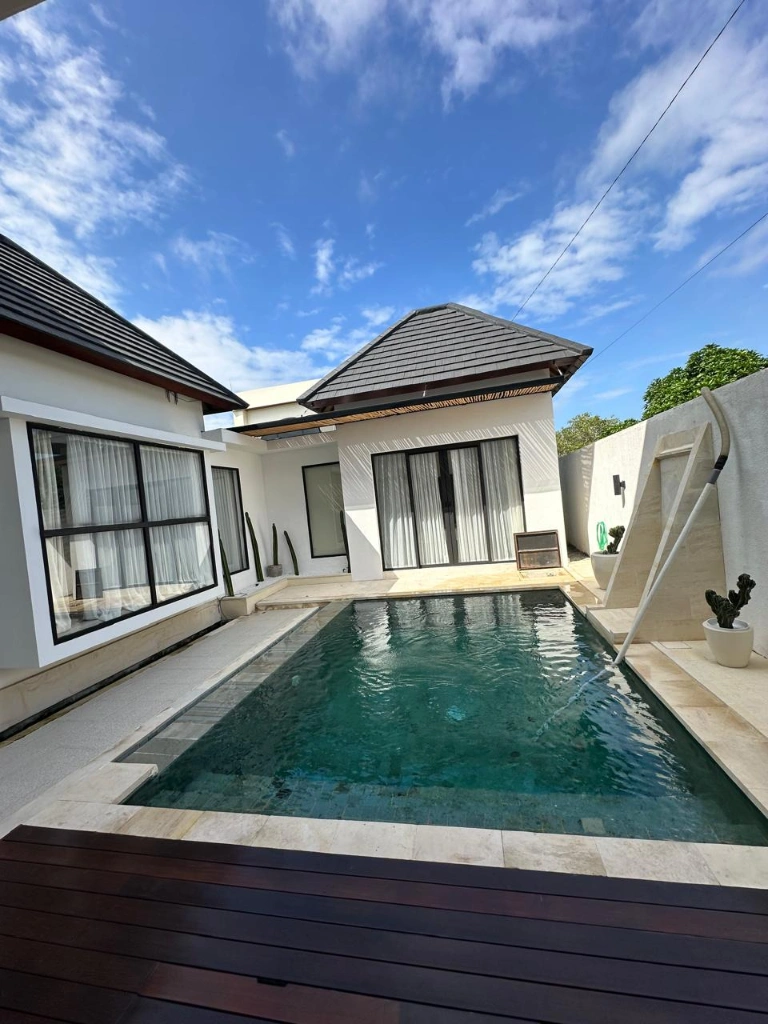 An - for Rent Modern White Villa in Kutuh near Gunung Payung Beach, 3-bed villa for rent in Uluwatu – photo 11 of 15
