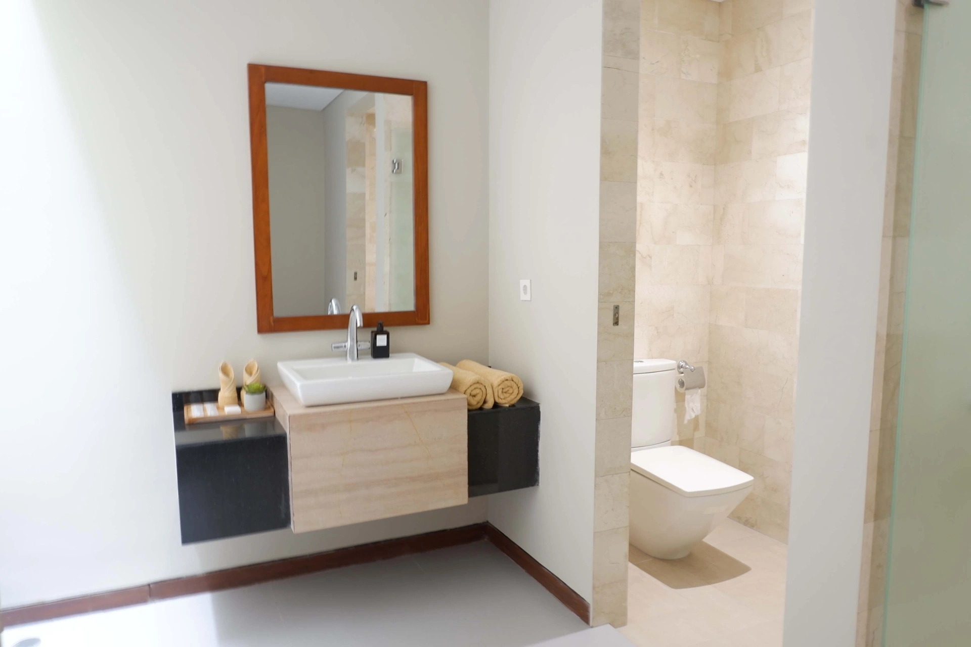 3 BR Villa in Kerobokan, Seminyak, 3-bed villa for rent in Seminyak – photo 5 of 15