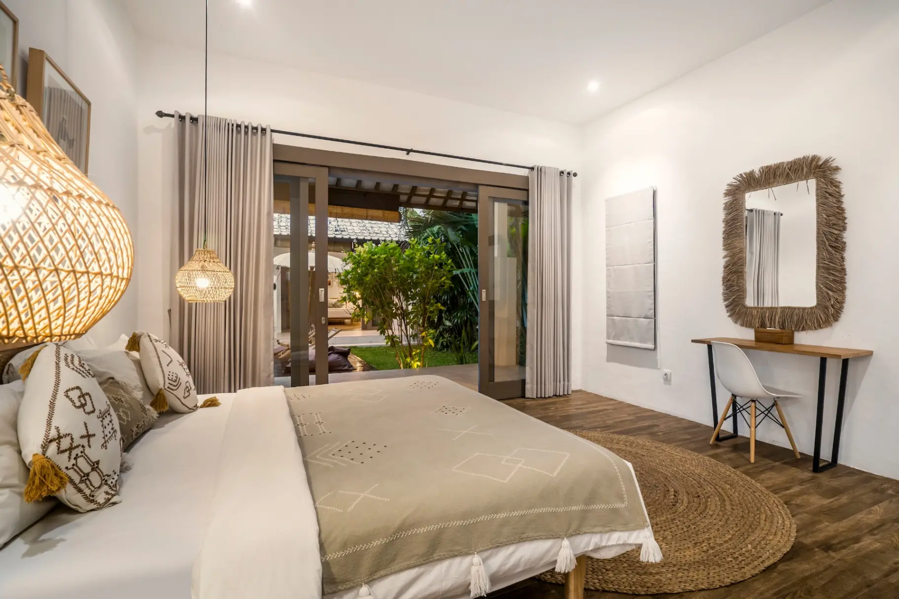 Villa Moju - Chic 3BR Architectural Sanctuary in Bumbak, Canggu, 3-bed villa for rent in Canggu – photo 10 of 15