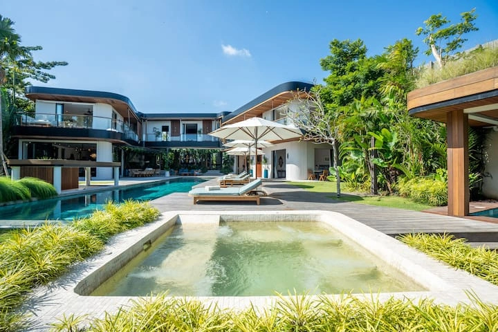 Villa For Rent 7 Bed In Umalas,Kerobokan Bali, 7-bed villa for rent in Canggu – photo 9 of 15