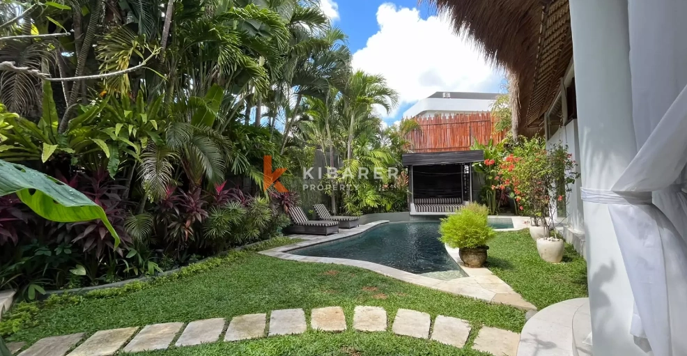 Lovely Serene Two-Bedroom Tropical Villa in the Heart of Umalas, 2-bed villa for rent in Seminyak – photo 2 of 15
