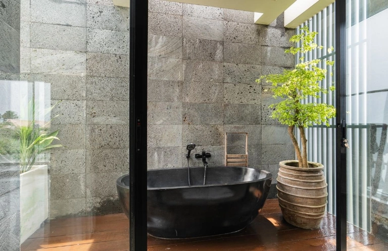 Luxury 3BR Villa with Pool, Sauna & Garden | Villa Manaaki, 3-bed villa for rent in Canggu – photo 6 of 15