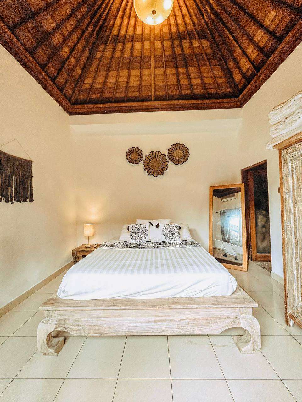 3 Bedroom Villa in Seminyak, 3-bed villa for rent in Seminyak – photo 6 of 14